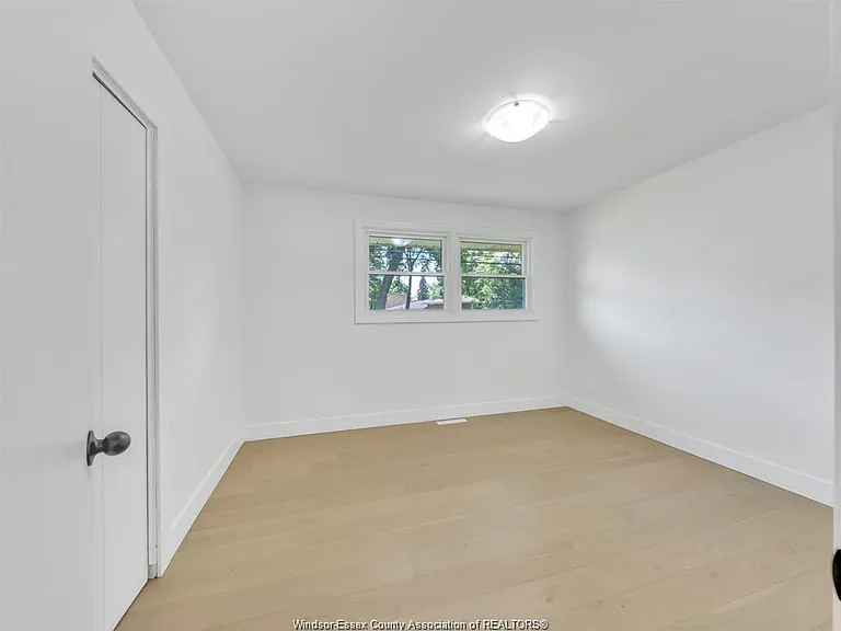 2445 Todd Ln — Photo 10