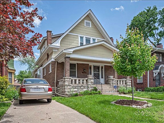 2nd image of 2637 Charlotte St