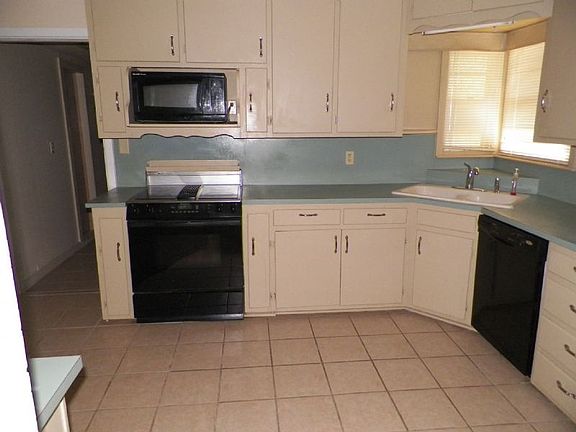 5th image of 1633 NW 25th St