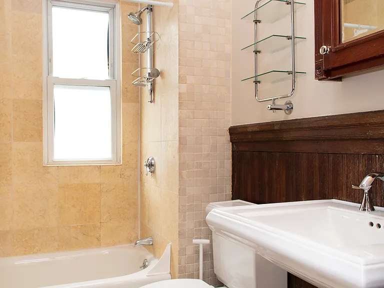 17 Bellflower St #3 — Photo 3