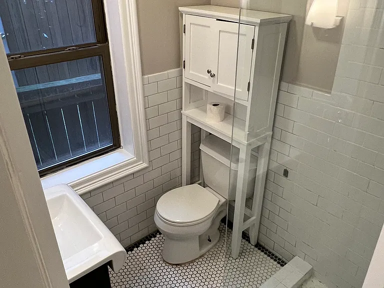 10 Wiget St #2 — Photo 28
