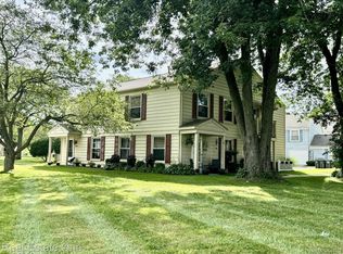 2646 Wildwood Ct, Lake Orion, MI 48360