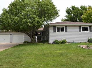 1923 W 41st St, Kearney, NE 68845