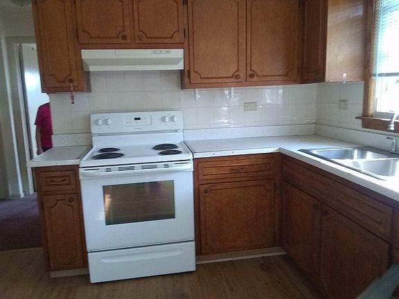 3rd image of 9448 Maple Dr #2S