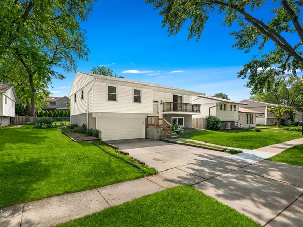 645 Thornwood Dr, Buffalo Grove, IL 60089