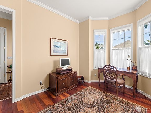 5th image of 23001 NE 127th Way