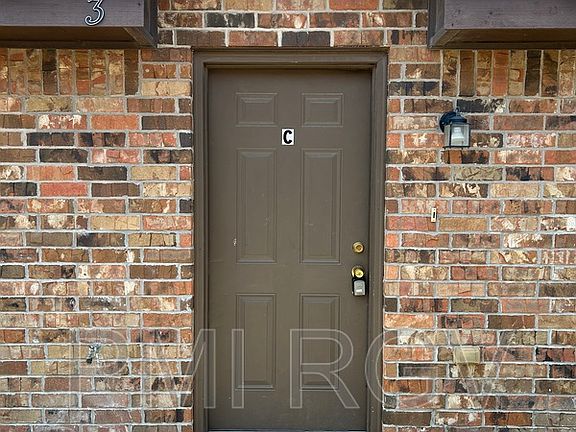 3rd image of 304 W Amy Dr APT C