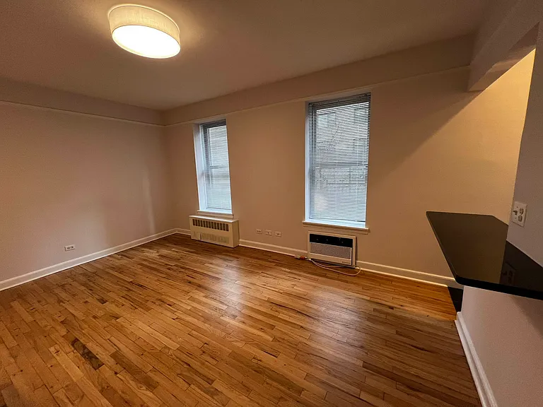 370 E 69th St #4C — Photo 2