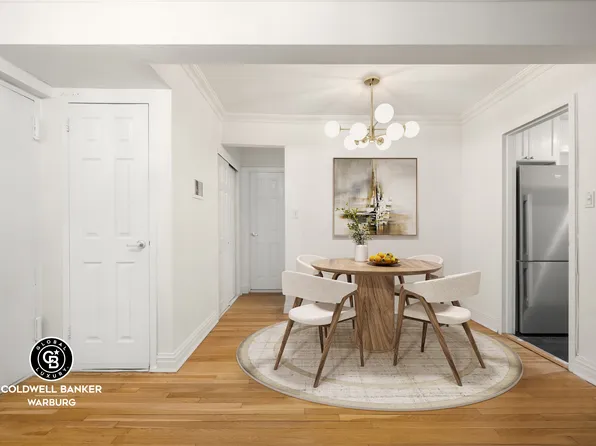 305 East 72nd Street image 4 of 12