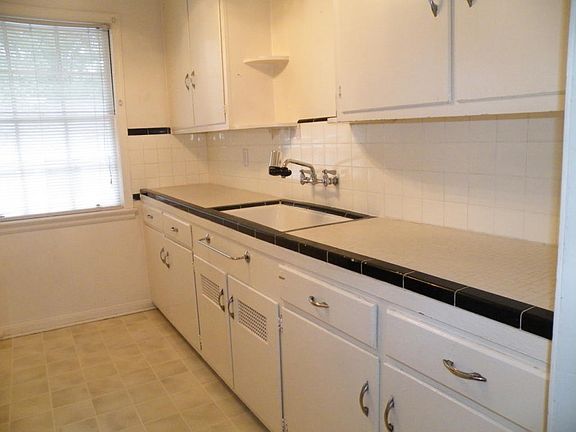 4th image of 1809 Willow Branch Ter APT 4