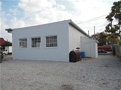 3rd image of 603 Colescott St