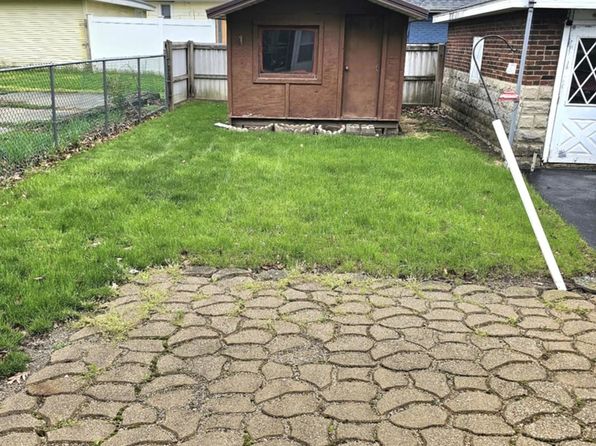 526 Osage St, Joliet, IL 60432
