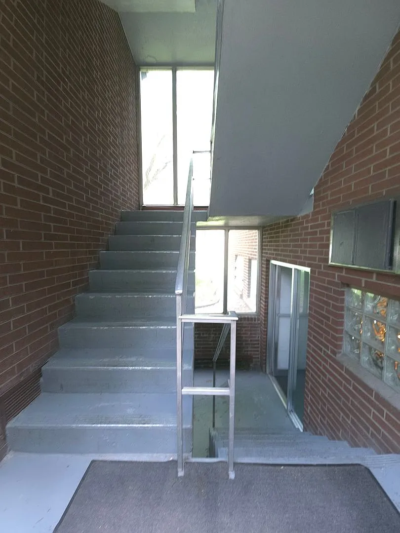 702 Emery — Photo 3