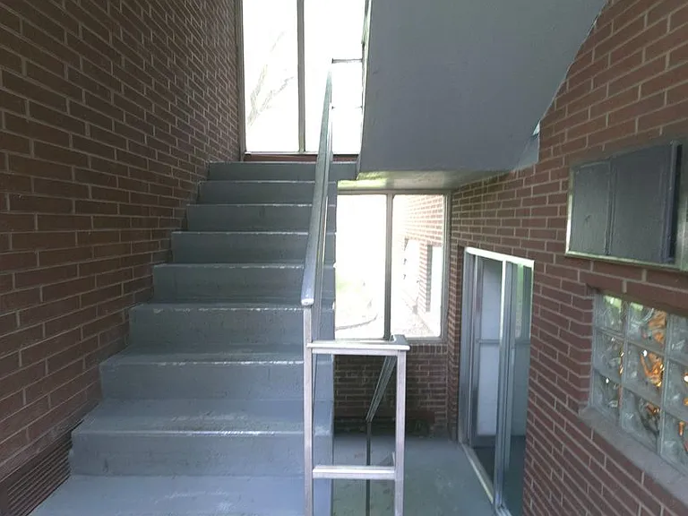 702 Emery — Photo 3