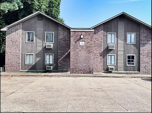 922 W Oak Ave #3 Photo 1