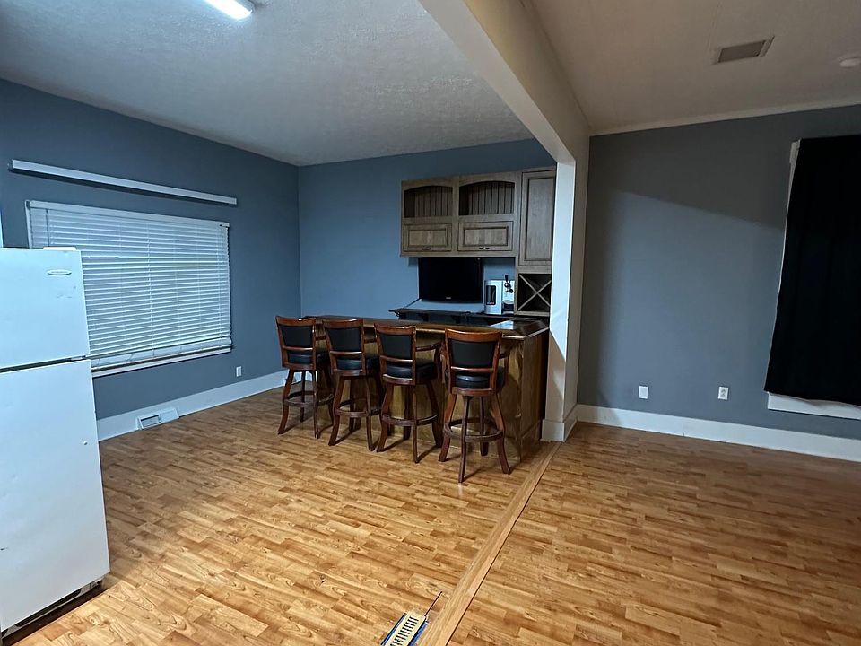 1st image of 54 W Elm St #1