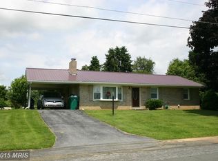 22136 Holiday Dr, Smithsburg, MD 21783