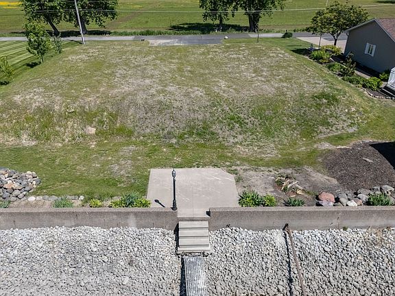 3rd image of 3550 E Harbor Dr