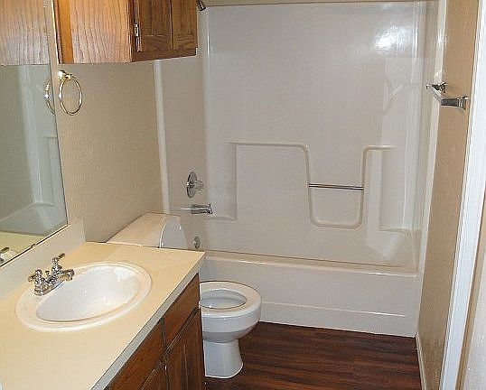 4th image of 738 Bluebonnet Dr APT B