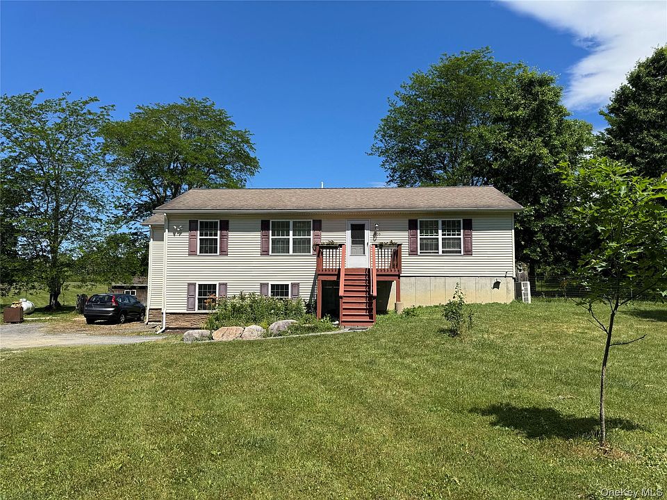 1st image of 1556 Albany Post Road