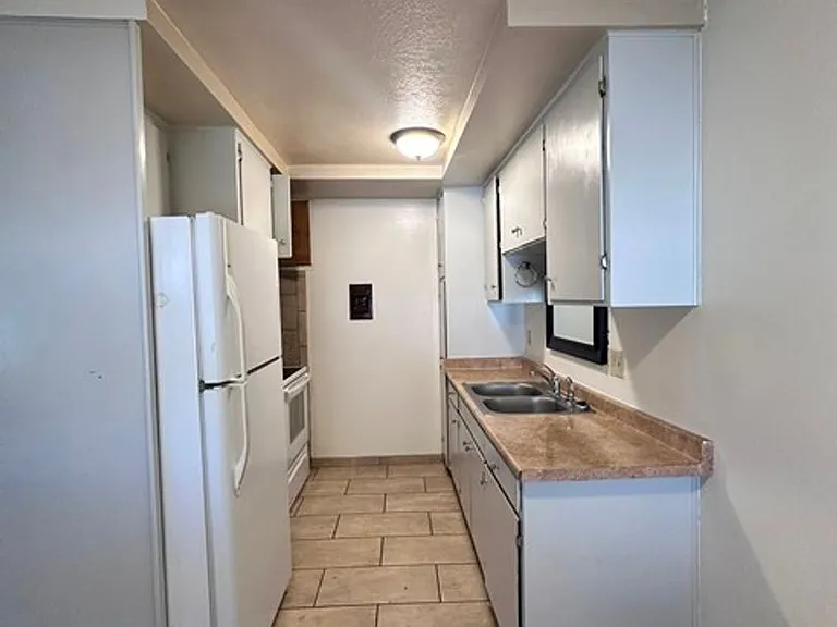 2544 Union St — Photo 3