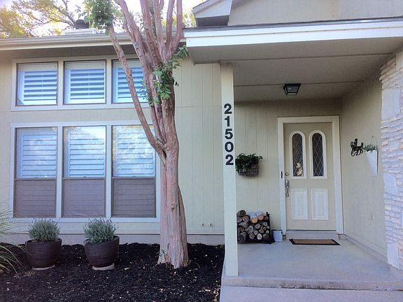 3rd image of 21502 Lakefront Dr