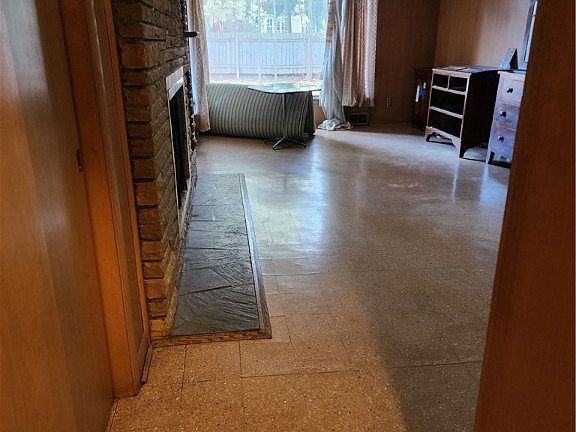 5th image of 14 Derbyshire Pl