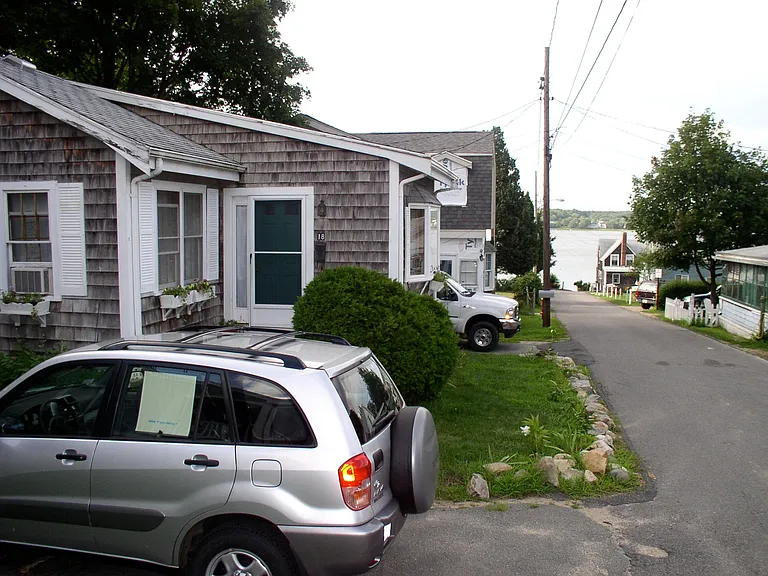 Holmes Ave — Photo 12