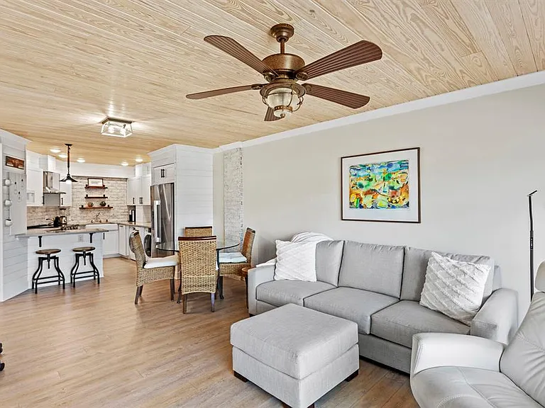 1200 N Shore Dr NE #313 — Photo 5