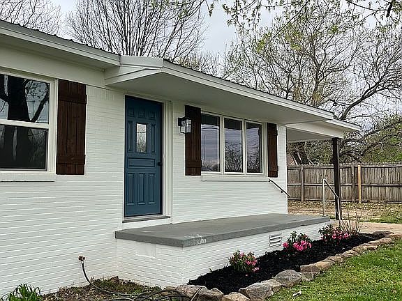 2nd image of 6 Simpson Rd