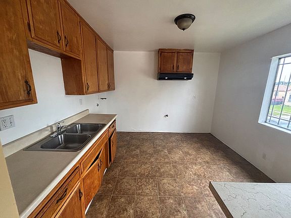 5th image of 8866 S Wall St #8868