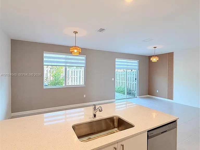663 SE 13th Street Cir — Photo 12