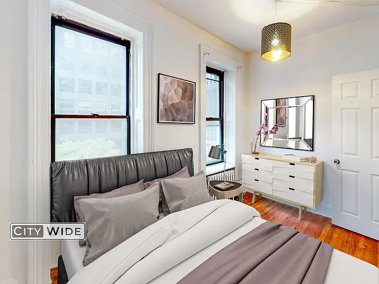 922 3rd Ave #4F — Photo 2