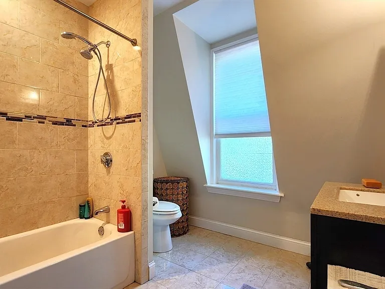 121 Heath St #2A — Photo 8