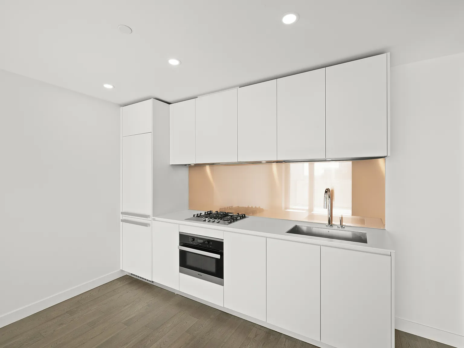 1 bed, 557 sqft, $3,650 — Photo 4