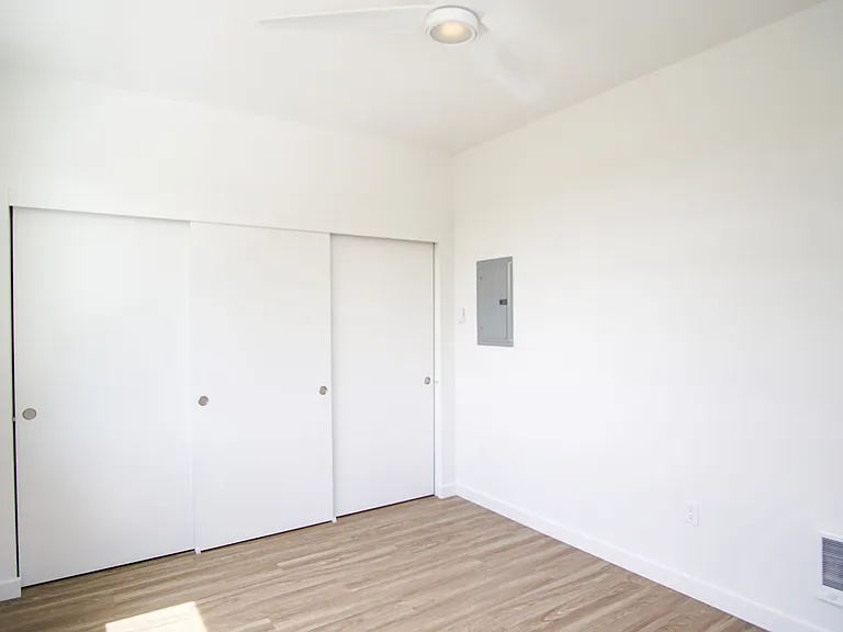 2320 N Vancouver Ave #303 — Photo 6