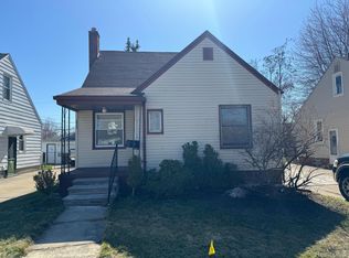 8064 Sterling St, Center Line, MI 48015