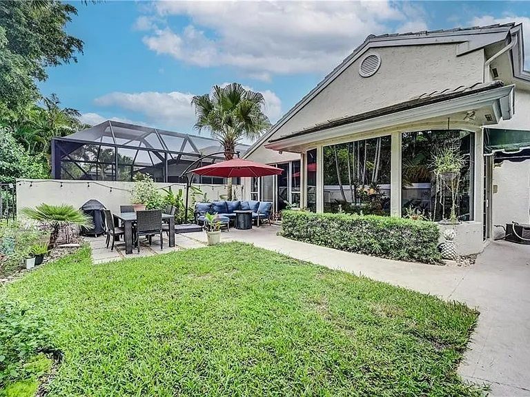 8171 Hampton Wood Dr — Photo 24