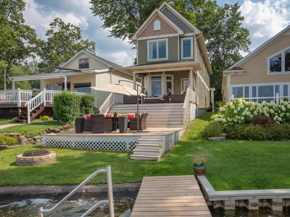 23682 S Shore Dr, Edwardsburg, MI 49112