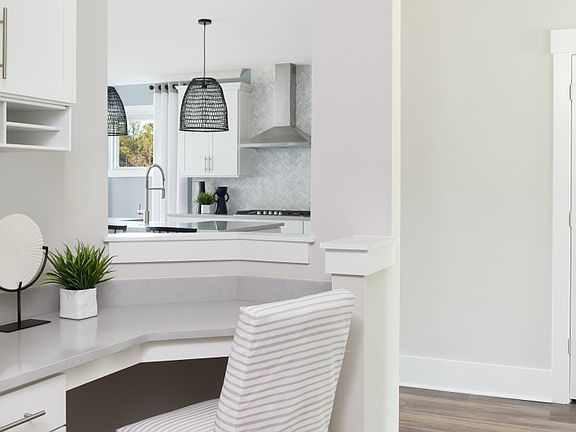 Pulte Planning Center is the perfect area to complete task. - Model Representation