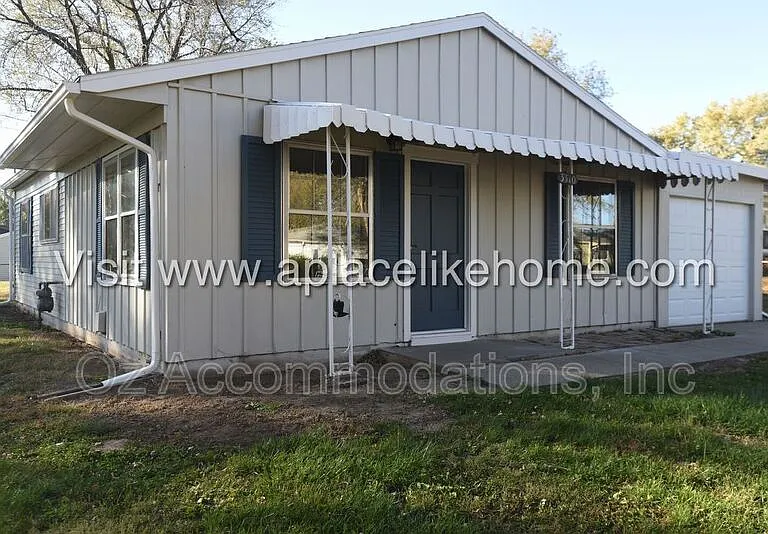 3310 Iroquois Ln — Photo 2