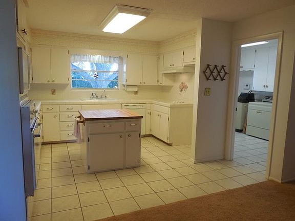 3rd image of 2209 Barnett Dr
