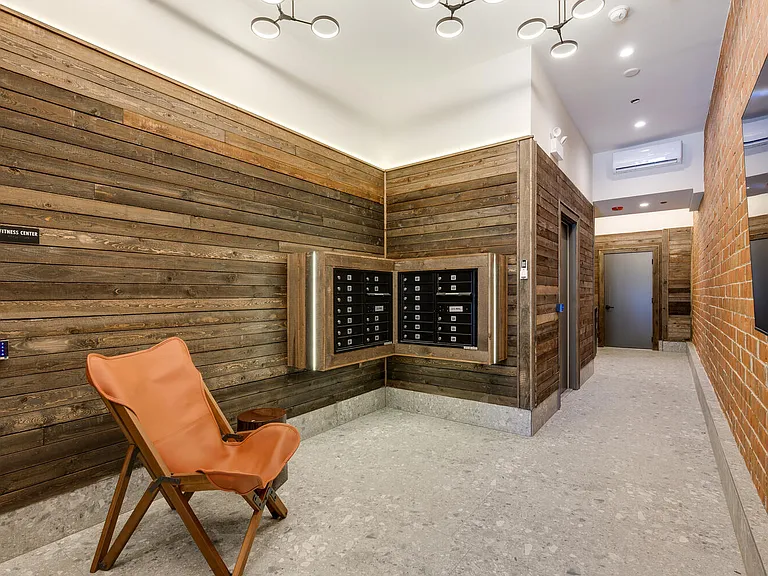 1235 N Ashland Ave — Photo 30