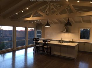 1 E Ridge Pl, Charleston, WV 25314