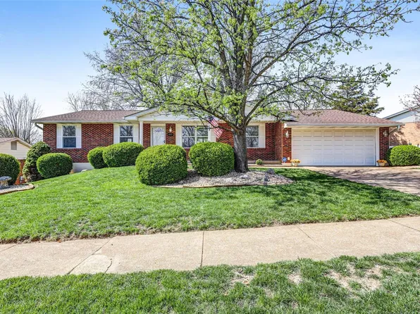 6415 Bluff Farm Dr, Saint Louis, MO 63129