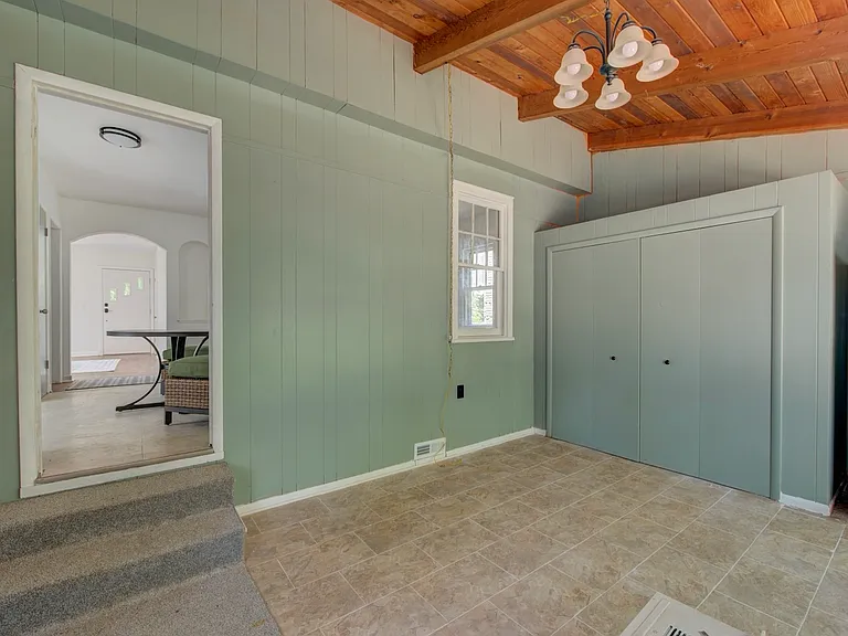 259 Jackson St — Photo 15