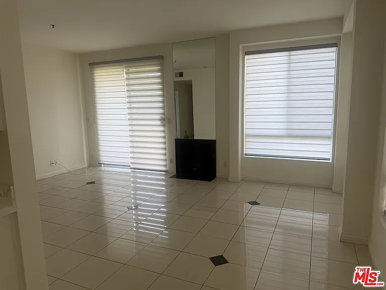 500 S Berendo St #210 — Photo 6