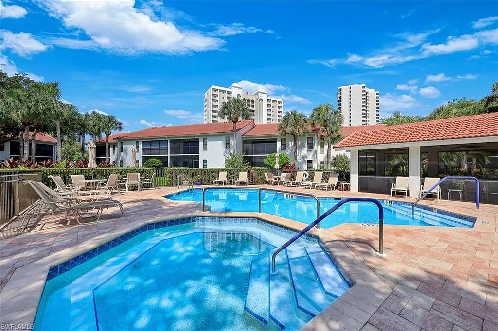 2 bed, 2.0 bath, 1300 sqft, $4,200 — Photo 1