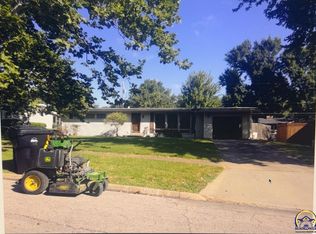 1630 SW 28th Ter, Topeka, KS 66611