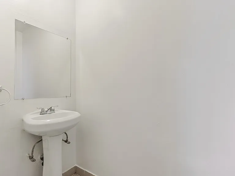 Shermanair Apartments — Photo 21